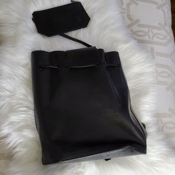 Authentic Louis Vuitton Sac a Dos Drawstring Backpack Epi Leather Black main image 5